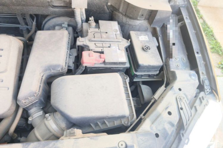 Used Brilliance V5 2014 1.6L Manual Comfort Model Engine Bay Left