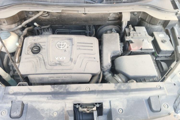 Used Brilliance V5 2014 1.6L Manual Comfort Model Engine Bay