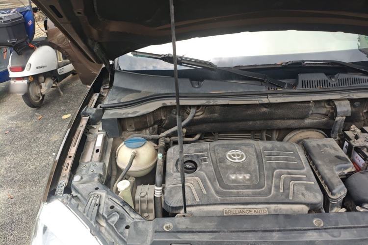Used Brilliance V5 2014 1.6L Manual Comfort Model Engine Bay Right