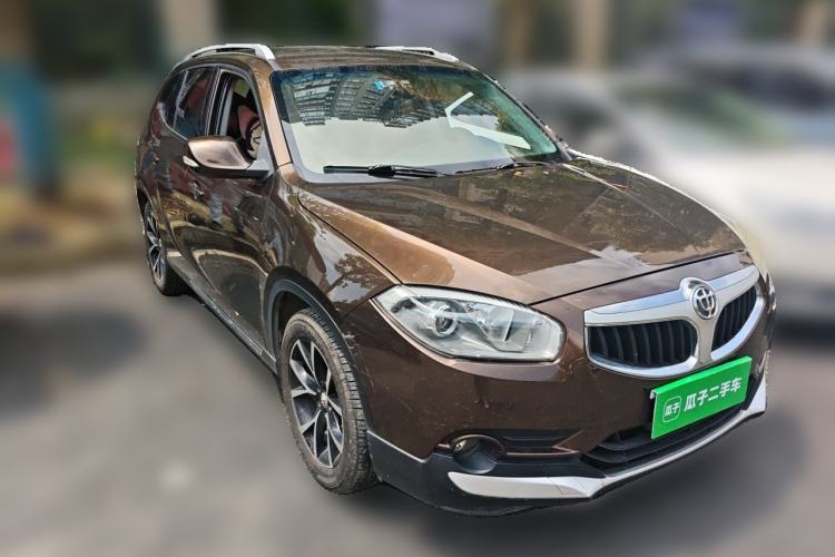 Used Brilliance V5 2014 1.6L Manual Comfort Model Front Right 45 Deg