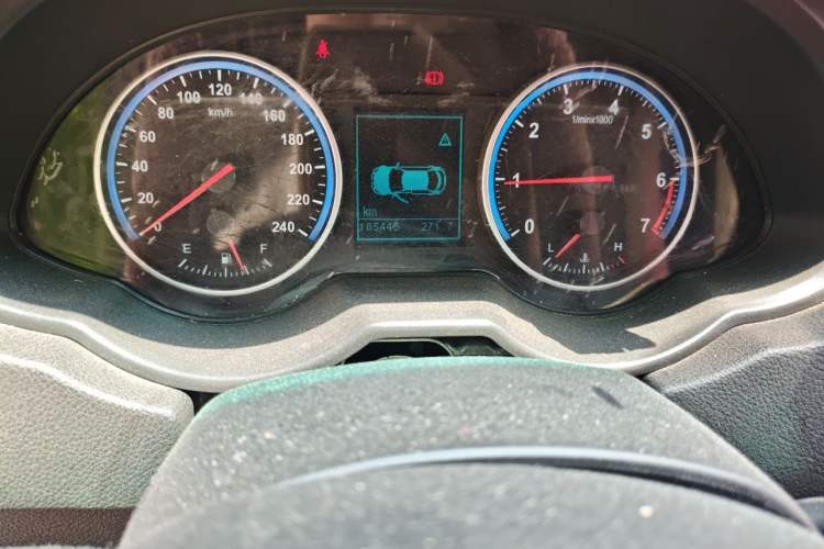 Used Brilliance V5 2014 1.6L Manual Comfort Model Odometer Close Up
