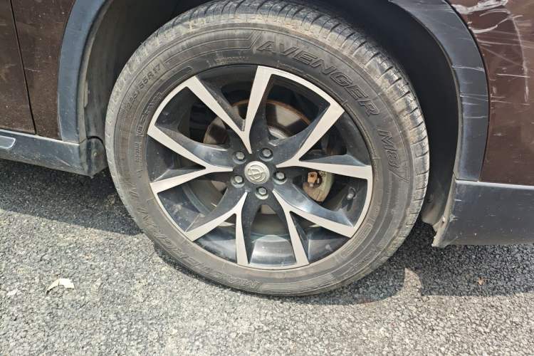 Used Brilliance V5 2014 1.6L Manual Comfort Model Right Front Wheel Hub