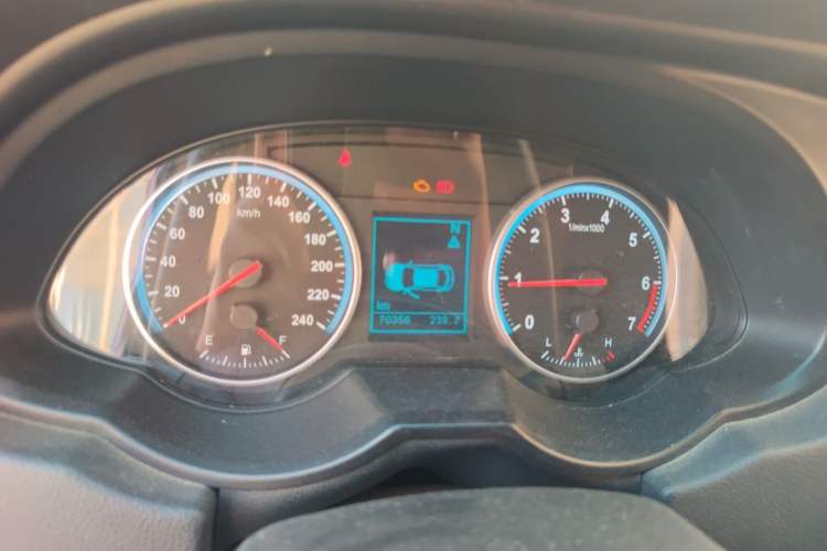 Used Brilliance V5 2014 1.5T Automatic Two-Wheel Drive Sport Model Instrument Cluster