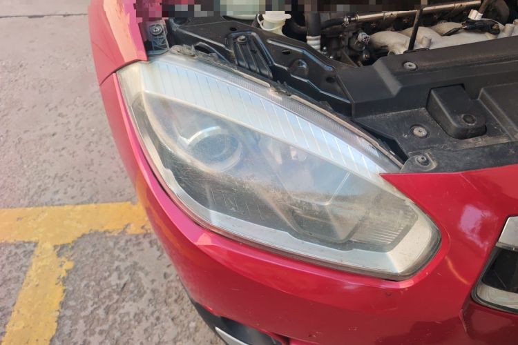 Used Brilliance V5 2014 1.5T Automatic Two-Wheel Drive Sport Model Right Front Headlight