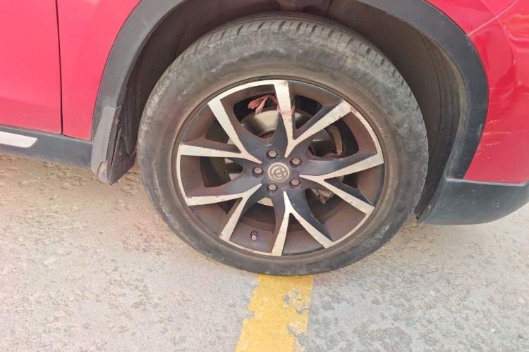 Used Brilliance V5 2014 1.5T Automatic Two-Wheel Drive Sport Model Right Front Wheel Hub