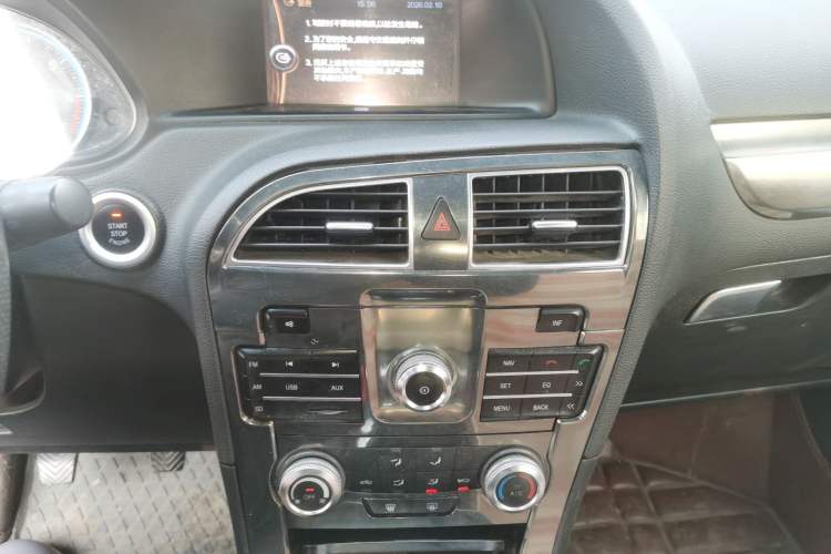 Used Brilliance V5 2014 1.5T Manual Two-Wheel Drive Luxury Model Audio And AC Panel