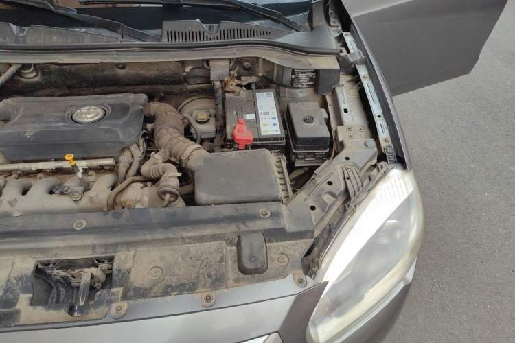 Used Brilliance V5 2014 1.5T Manual Two-Wheel Drive Sport Model Engine Bay Left
