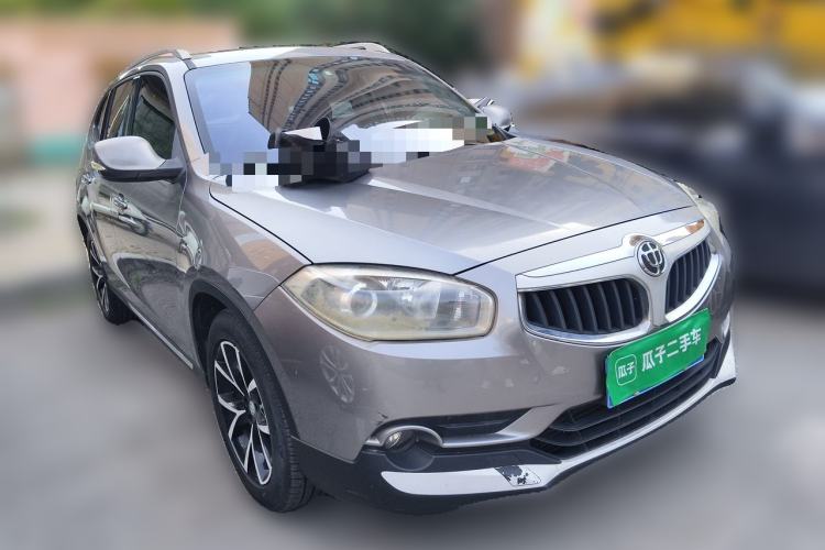 Used Brilliance V5 2014 1.5T Automatic Two-Wheel Drive Sport Model Front Right 45 Deg