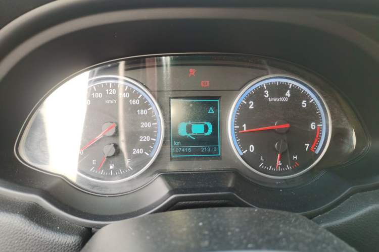 Used Brilliance V5 2014 1.5T Manual Two-Wheel Drive Luxury Model Instrument Cluster
