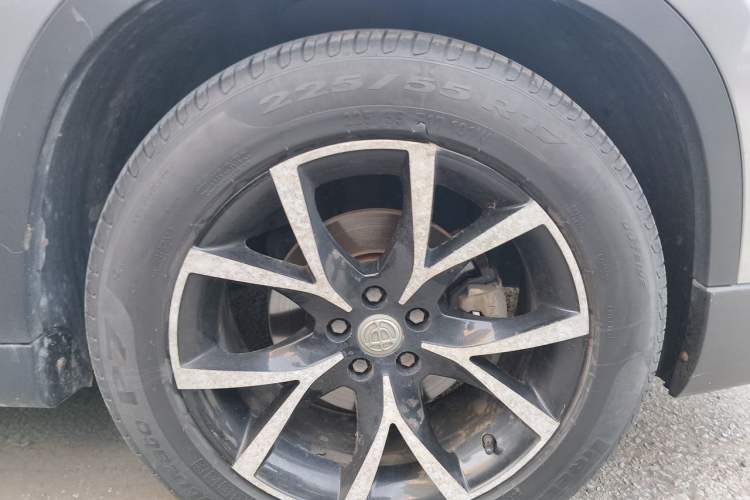 Used Brilliance V5 2014 1.5T Automatic Two-Wheel Drive Sport Model Right Front Wheel Hub