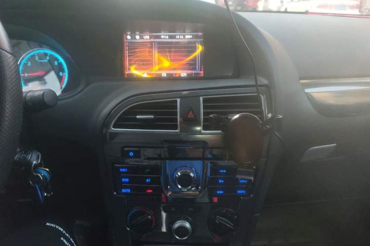 Used Brilliance V5 2014 1.6L Manual Comfort Model Audio And AC Panel