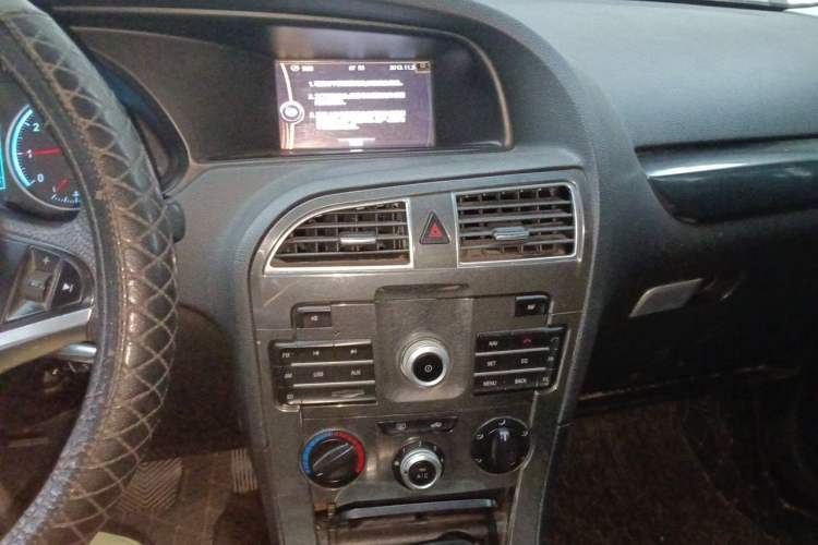 Used Brilliance V5 2014 1.5T Automatic Two-Wheel Drive Sport Model Audio And AC Panel