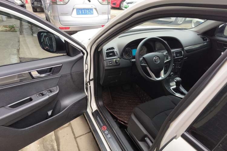Used Brilliance V5 2014 1.5T Automatic Two-Wheel Drive Sport Model Driver Seat