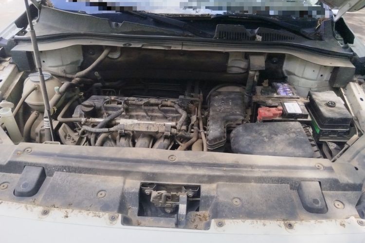 Used Brilliance V5 2014 1.6L Manual Comfort Model Engine Bay