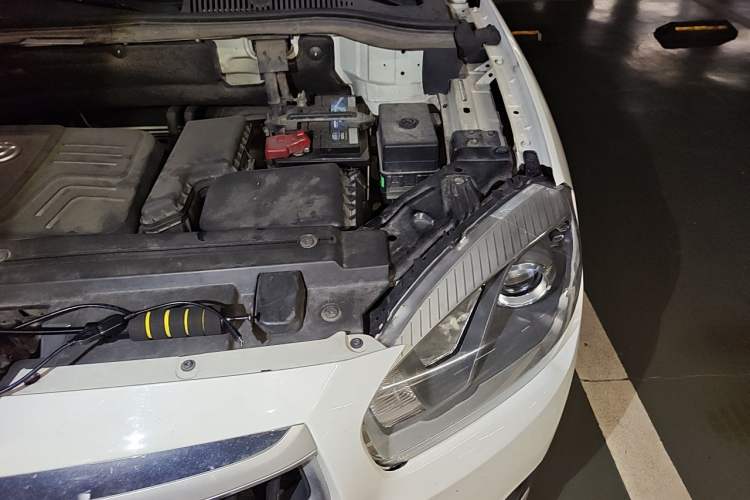 Used Brilliance V5 2014 1.6L Manual Comfort Model Engine Bay Left