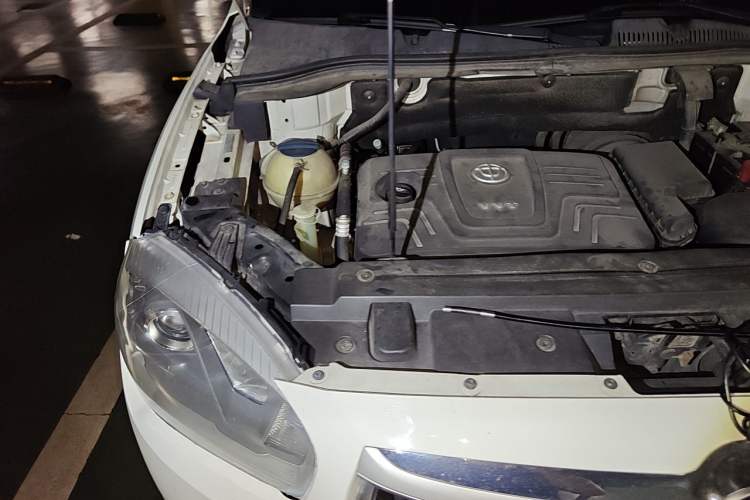 Used Brilliance V5 2014 1.6L Manual Comfort Model Engine Bay Right