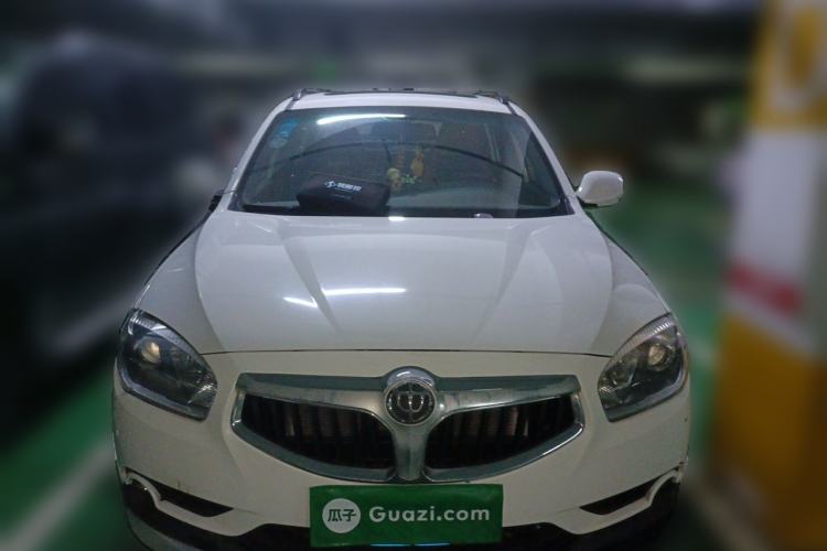 Used Brilliance V5 2014 1.6L Manual Luxury Model Front
