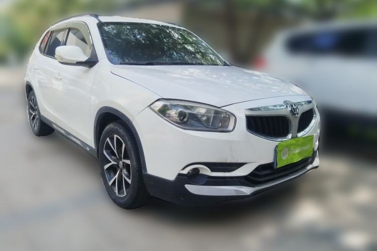 Used Brilliance V5 2014 1.6L Manual Comfort Model Front Right 45 Deg
