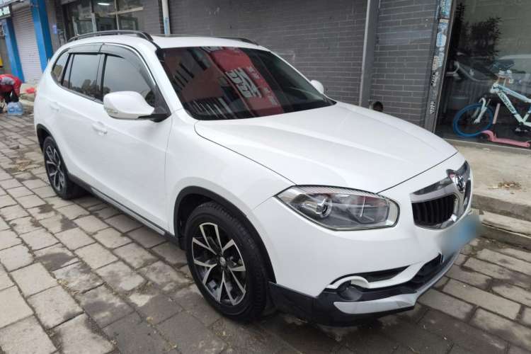 Used Brilliance V5 2014 1.5T Automatic Two-Wheel Drive Sport Model Front Right 45 Deg