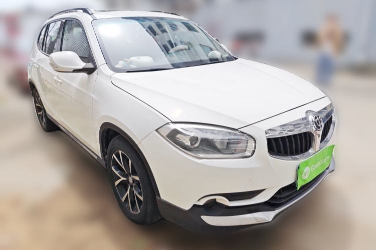 Used Brilliance V5 2014 1.5T Automatic Two-Wheel Drive Sport Model Front Right 45 Deg