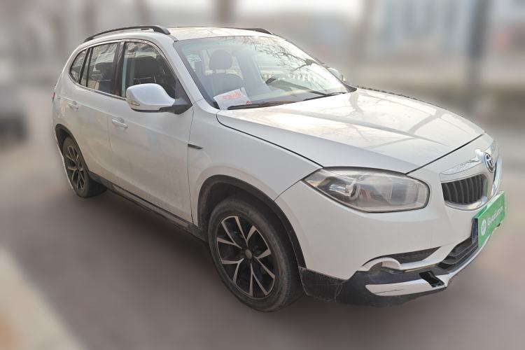 Used Brilliance V5 2014 1.6L Manual Comfort Model Front Right 45 Deg
