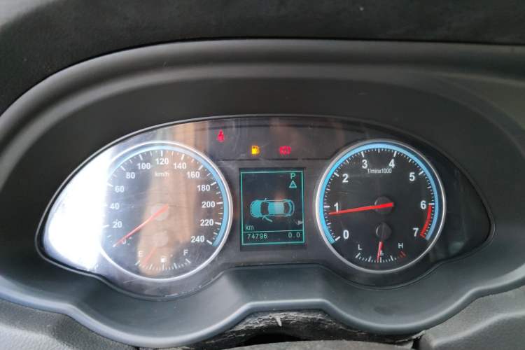 Used Brilliance V5 2014 1.5T Automatic Two-Wheel Drive Sport Model Instrument Cluster
