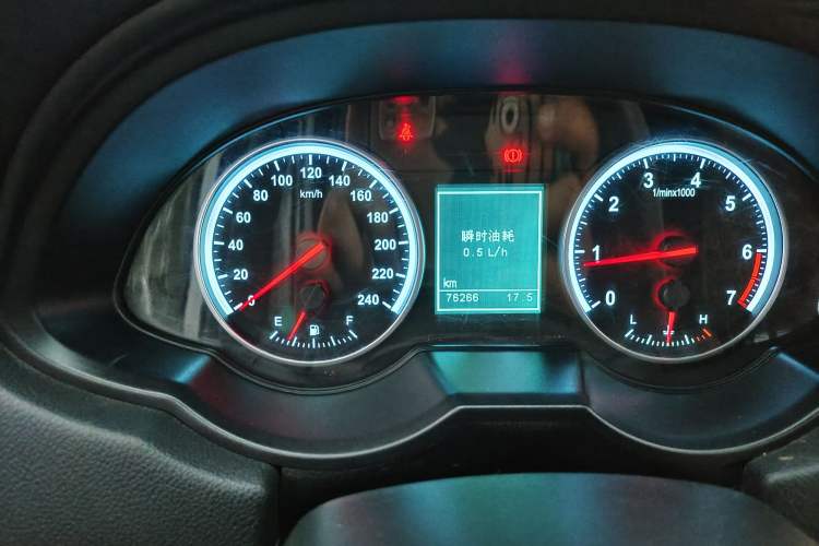 Used Brilliance V5 2014 1.5T Manual Two-Wheel Drive Luxury Model Instrument Cluster