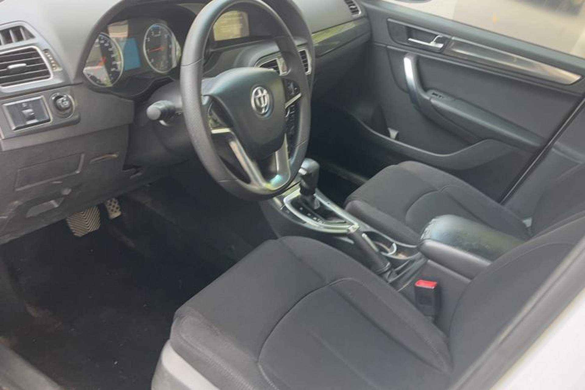 Used Brilliance V5 2014 1.5T Automatic Two-Wheel Drive Sport Model Interior 1