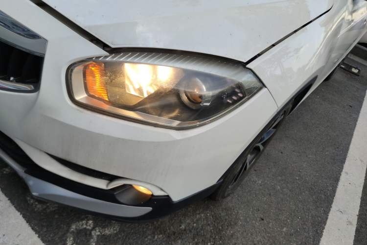 Used Brilliance V5 2014 1.5T Automatic Two-Wheel Drive Sport Model Left Front Headlight
