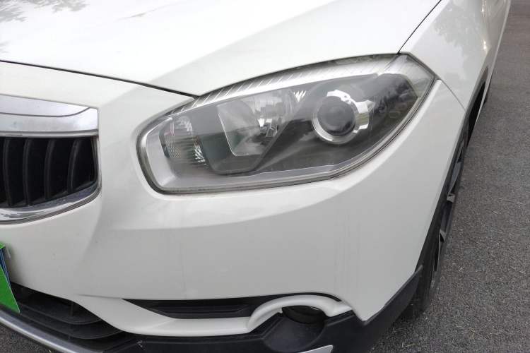 Used Brilliance V5 2014 1.5T Manual Two-Wheel Drive Luxury Model Left Front Headlight