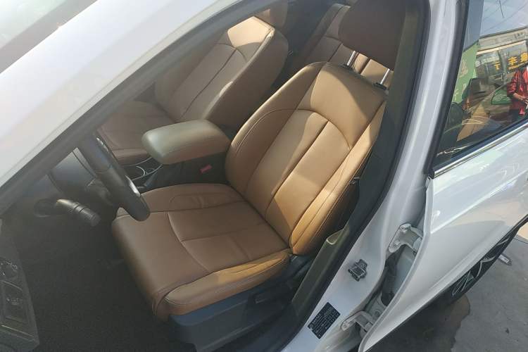 Used Brilliance V5 2014 1.6L Automatic Luxury Model Left Front Seat