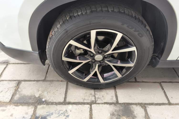 Used Brilliance V5 2014 1.5T Automatic Two-Wheel Drive Sport Model Left Front Wheel Hub