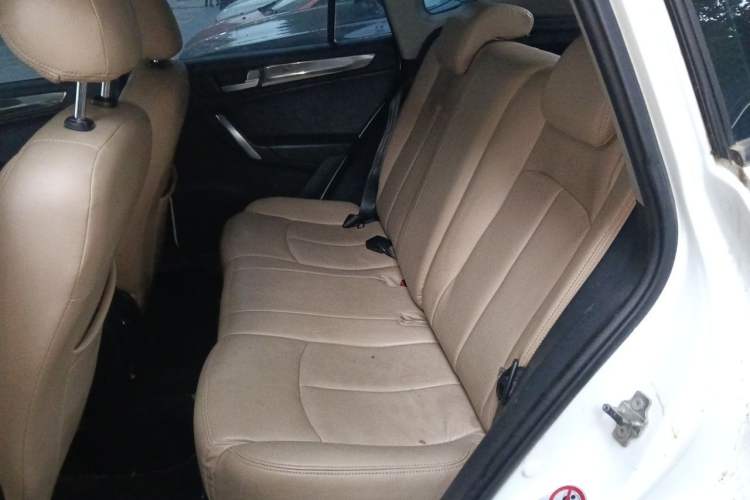 Used Brilliance V5 2014 1.5T Automatic Two-Wheel Drive Sport Model Left Rear Seat