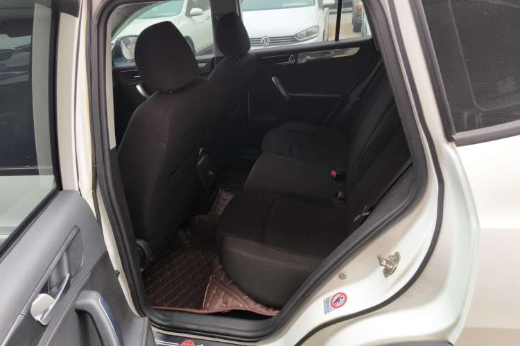 Used Brilliance V5 2014 1.5T Automatic Two-Wheel Drive Sport Model Left Rear Seat