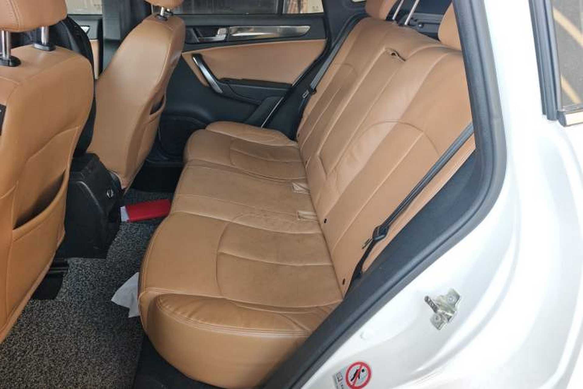 Used Brilliance V5 2014 1.5T Automatic Two-Wheel Drive Luxury Version Left Rear Seat
