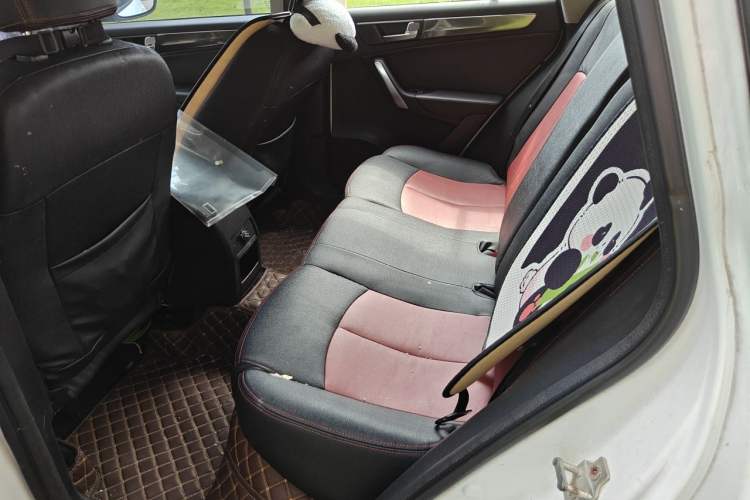 Used Brilliance V5 2014 1.5T Automatic Two-Wheel Drive Sport Model Left Rear Seat