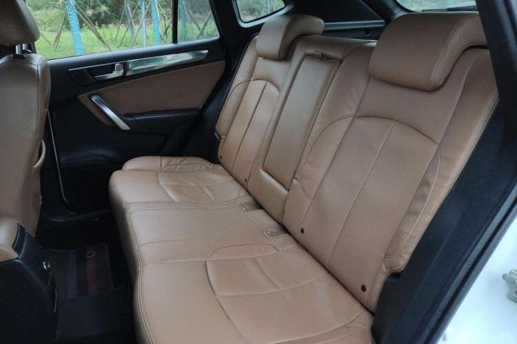 Used Brilliance V5 2014 1.5T Manual Two-Wheel Drive Luxury Model Left Rear Seat