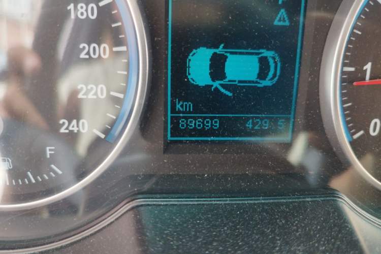 Used Brilliance V5 2014 1.6L Automatic Luxury Model Odometer Close Up