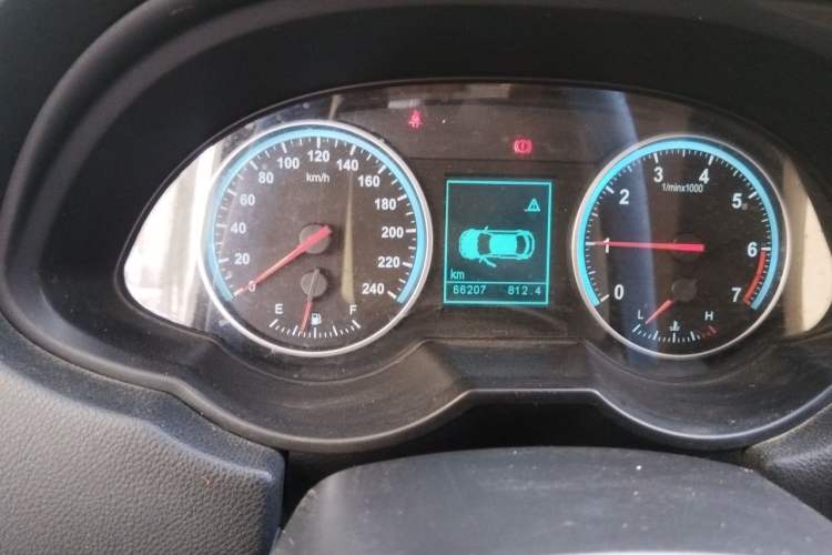 Used Brilliance V5 2014 1.6L Manual Comfort Model Odometer Close Up