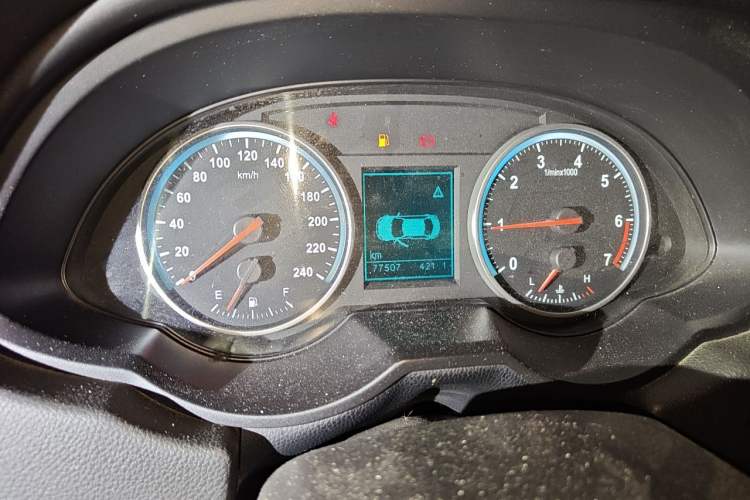 Used Brilliance V5 2014 1.6L Manual Comfort Model Odometer Close Up