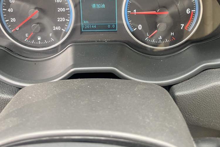 Used Brilliance V5 2014 1.5T Automatic Two-Wheel Drive Sport Model Odometer Close Up