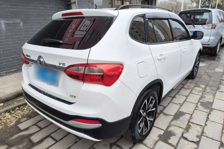Used Brilliance V5 2014 1.5T Automatic Two-Wheel Drive Sport Model Rear Right 45 Deg