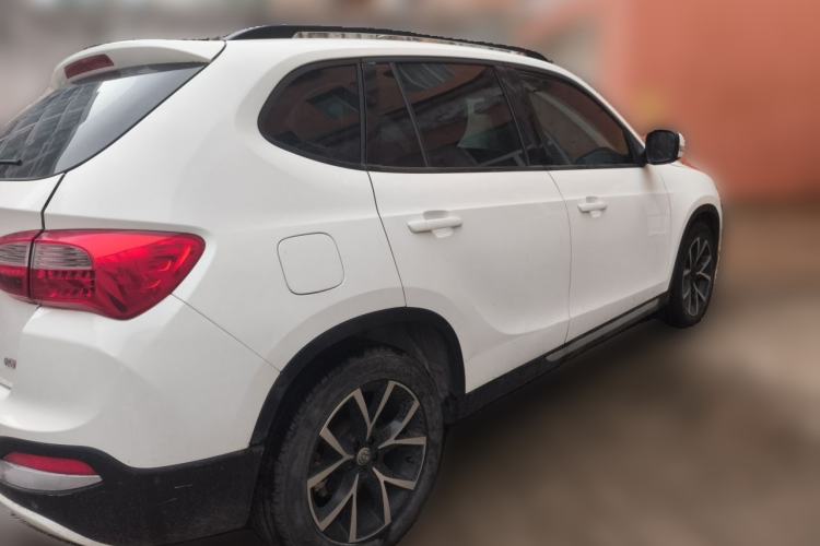 Used Brilliance V5 2014 1.5T Automatic Two-Wheel Drive Sport Model Rear Right 45 Deg