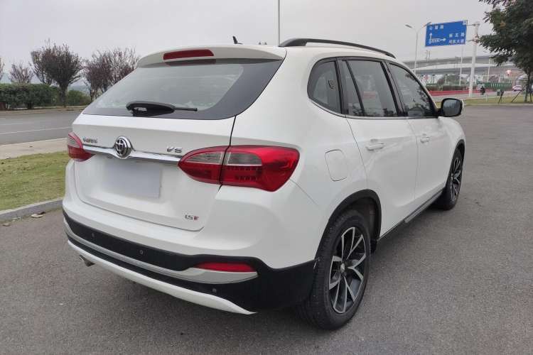 Used Brilliance V5 2014 1.5T Manual Two-Wheel Drive Luxury Model Rear Right 45 Deg