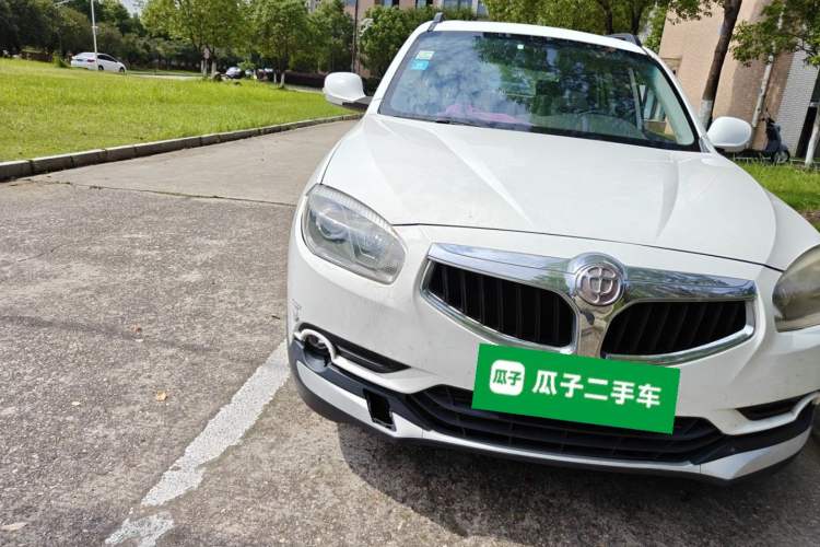 Used Brilliance V5 2014 1.5T Automatic Two-Wheel Drive Sport Model Right Front Headlight