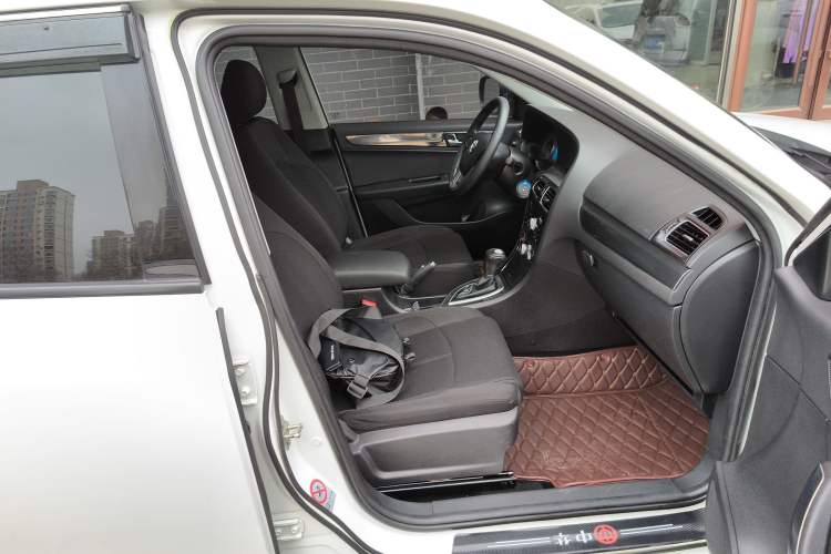 Used Brilliance V5 2014 1.5T Automatic Two-Wheel Drive Sport Model Right Front Seat
