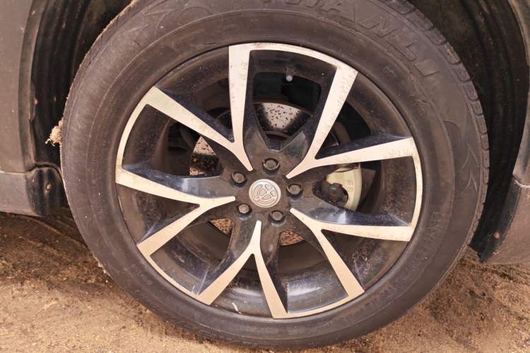 Used Brilliance V5 2014 1.5T Automatic Two-Wheel Drive Sport Model Right Front Wheel Hub