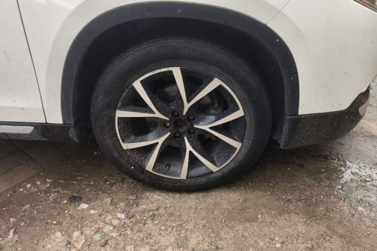Used Brilliance V5 2014 1.5T Automatic Two-Wheel Drive Sport Model Right Front Wheel Hub