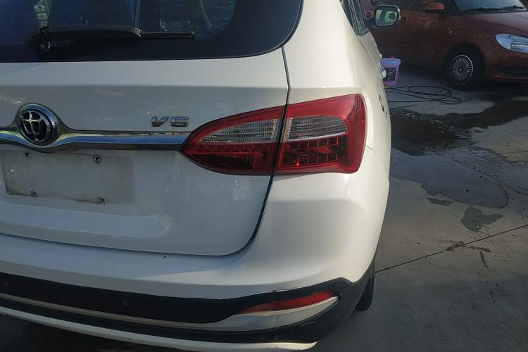 Used Brilliance V5 2014 1.6L Automatic Luxury Model Right Rear Taillight