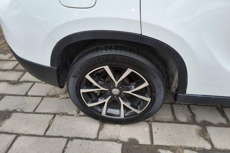 Used Brilliance V5 2014 1.5T Automatic Two-Wheel Drive Sport Model Right Rear Wheel Hub
